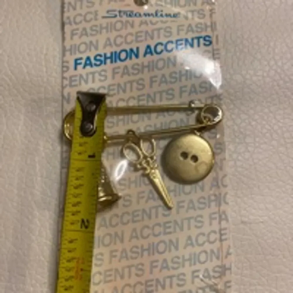 Vintage Fashion Accents Gold Sewing Themed Brooch Pin